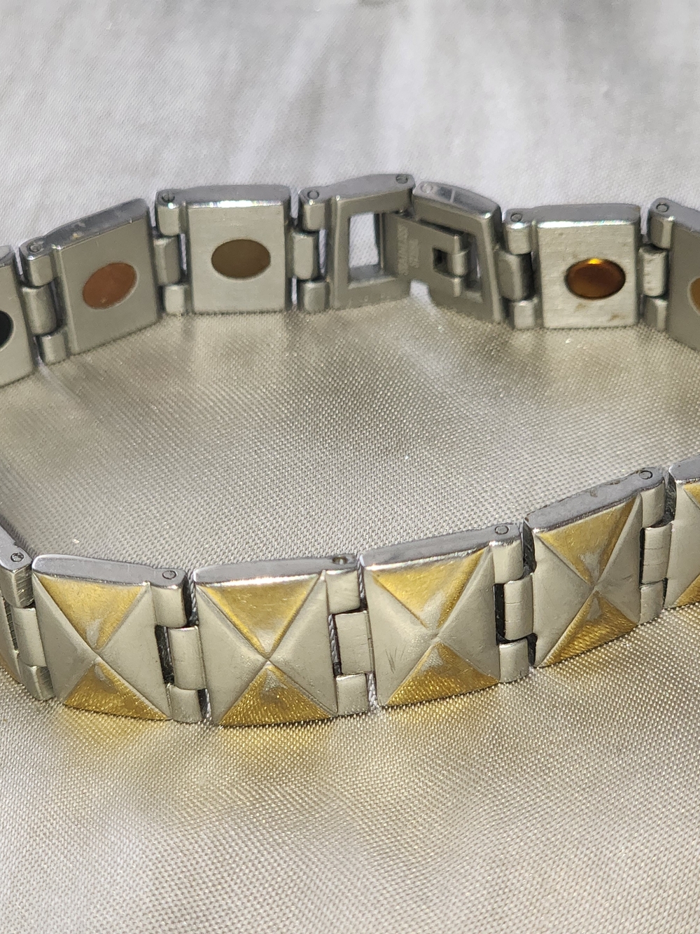 Unisex Gold/Stainless Steel Magnetic Golf Bracelet 16 Power Magnets